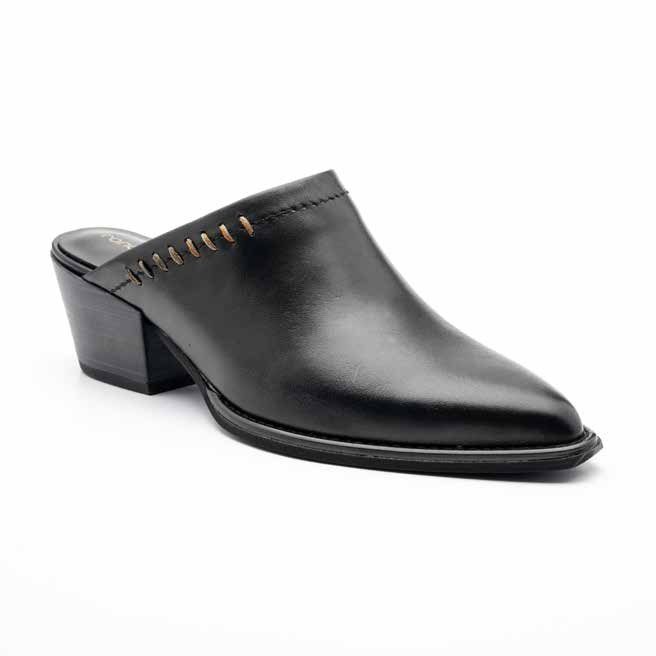 Sabot nero in pelle con tacco largo