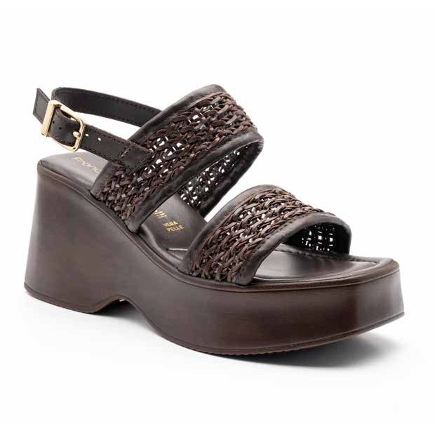 Sandalo testa di moro in pelle intrecciata con plateau